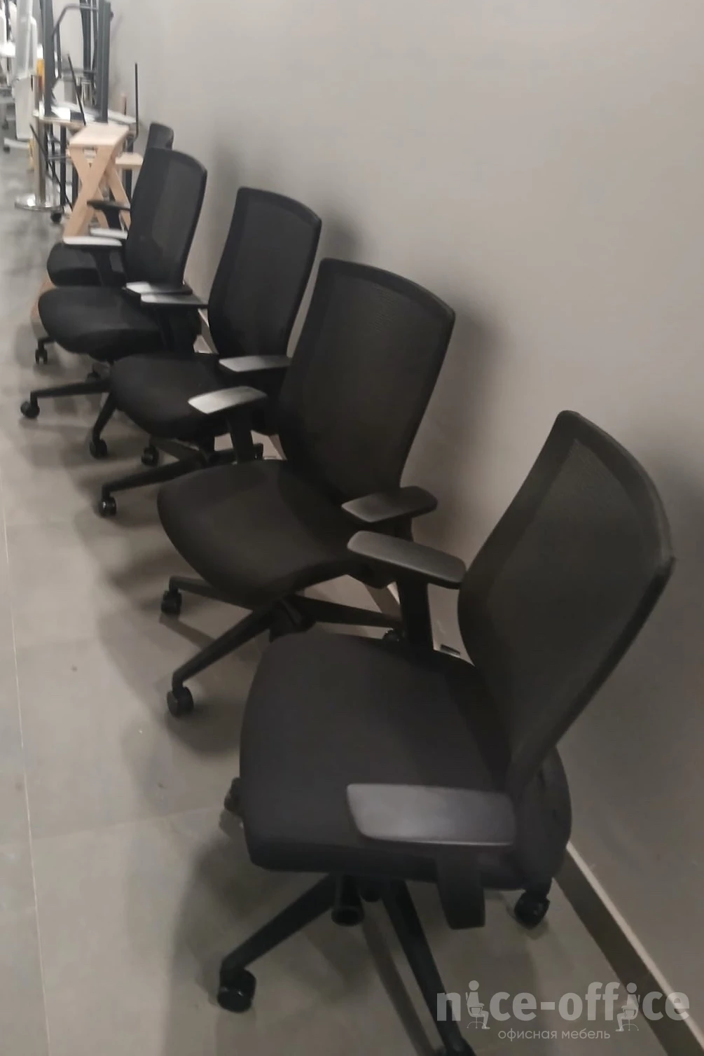 Кресло Norden Ruby black LB Сетка/Ткань, Черный фото в интерьере 2
